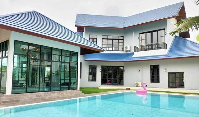 ให้เช่าและขายบ้านเดี่ยว พร้อมสระว่ายน้ำส่วนตัว ซอยศรีนครินทร์ 45 ใกล้ รถไฟฟ้าสายสีเหลือง ให้เช่าและขายบ้านเดี่ยว พร้อมสระว่ายน้ำส่วนตัว ซอยศรีนครินทร์ 45 ใกล้ รถไฟฟ้าสายสีเหลือง