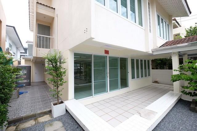 C3932 ให้เช่าบ้านเดี่ยว 2 ชั้น หมู่บ้านเมืองทอง2-1 ซอยพัฒนาการ 74 ย่านพัฒนาการ อ่อนนุช รีโนเวทใหม่ C3932 ให้เช่าบ้านเดี่ยว 2 ชั้น หมู่บ้านเมืองทอง2-1 ซอยพัฒนาการ 74 ย่านพัฒนาการ อ่อนนุช รีโนเวทใหม่