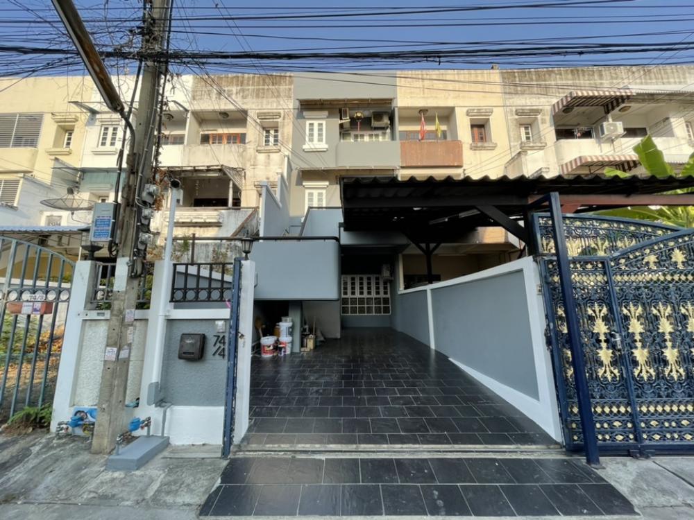 ให้เช่าทาวน์โฮม 3.5 ชั้น เนื้อที่ 26 ตร.วา 5 ห้องนอน 4 ห้องน้ำ ใกล้ MRT สุทธิสาร และ MRT ห้วยขวาง ให้เช่าทาวน์โฮม 3.5 ชั้น เนื้อที่ 26 ตร.วา 5 ห้องนอน 4 ห้องน้ำ ใกล้ MRT สุทธิสาร และ MRT ห้วยขวาง