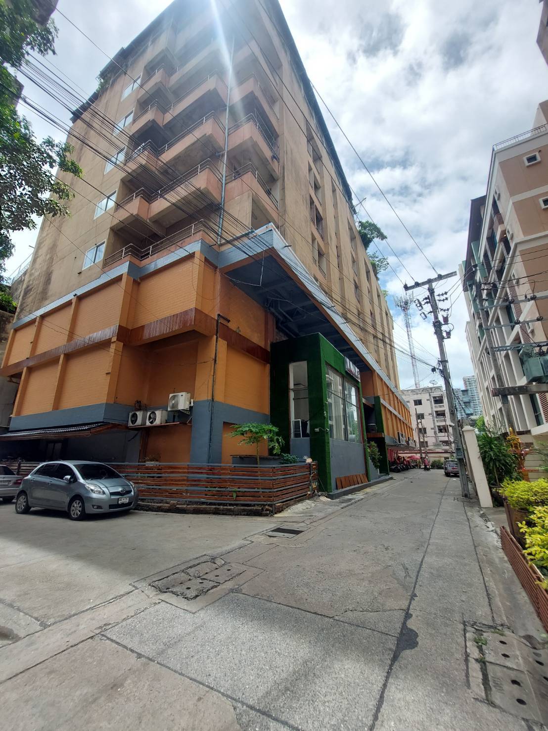 ให้เช่า /Rent/? อาคารพาณิชย์ 8 ชั้นพร้อมใบอนุญาต สถานบันเทิง เปิดได้ถึงตึสี่ ทำเลดี ย่านสุขุมวิท บางนา ให้เช่า /Rent/? อาคารพาณิชย์ 8 ชั้นพร้อมใบอนุญาต สถานบันเทิง เปิดได้ถึงตึสี่ ทำเลดี ย่านสุขุมวิท บางนา