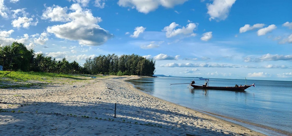 ขายที่ดินติดหาดละแมชุมพร ลดพิเศษ4 ล้านบาท มีเเค่ 2 ไร่เท่านั้น ขายที่ดินติดหาดละแมชุมพร ลดพิเศษ4 ล้านบาท มีเเค่ 2 ไร่เท่านั้น