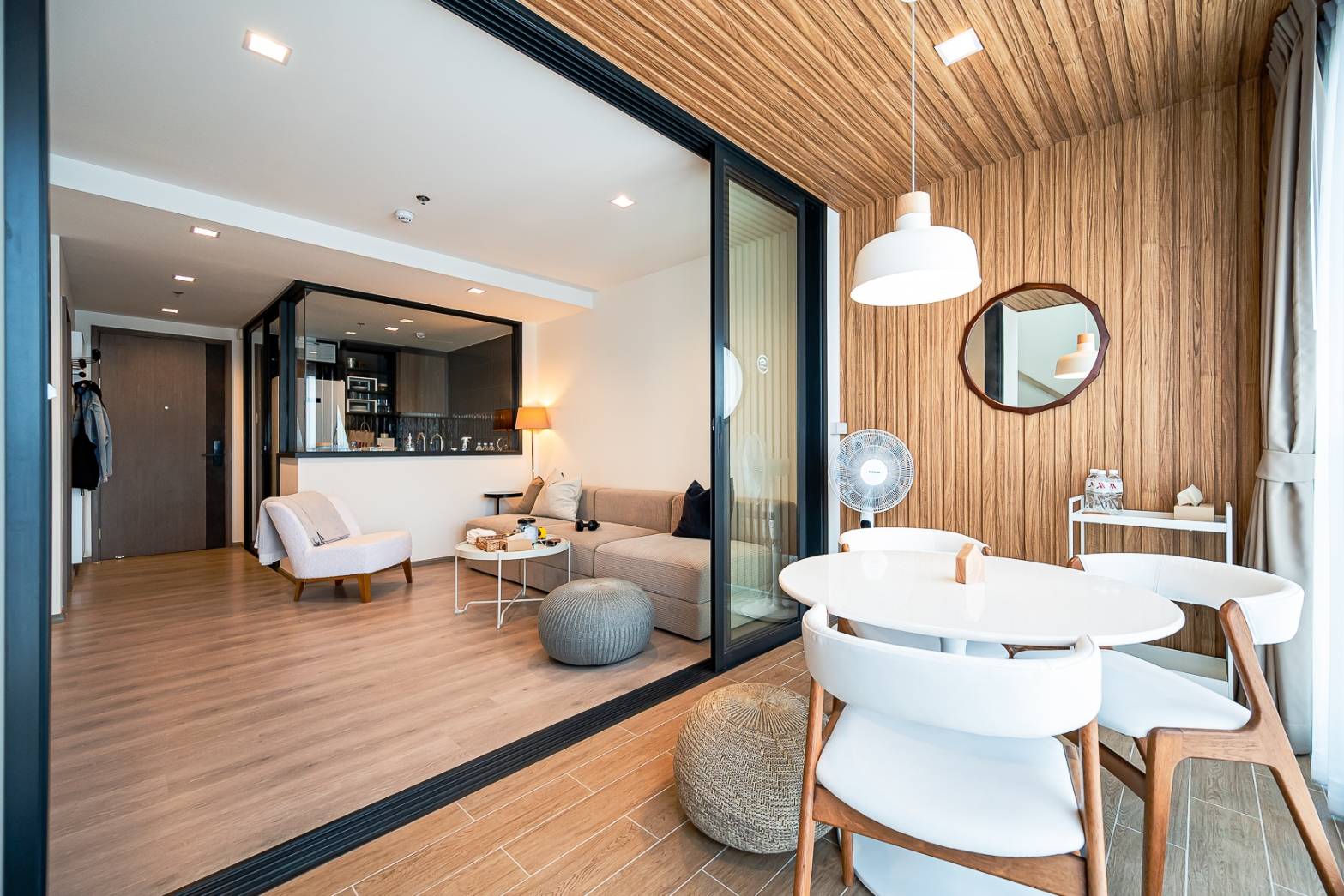 ขายคอนโด เดอะ ไลน์ พหลโยธิน อาคาร B 2 ห้องนอน 2 ห้องน้ำ Duplex 8 ขายคอนโด เดอะ ไลน์ พหลโยธิน อาคาร B 2 ห้องนอน 2 ห้องน้ำ Duplex 8