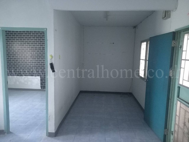 B1 บ้านเอื้ออาทร พหลโยธิน กม.44 ปทุมธานี ด้านหลังห้องไม่ชนตึก B1 บ้านเอื้ออาทร พหลโยธิน กม.44 ปทุมธานี ด้านหลังห้องไม่ชนตึก