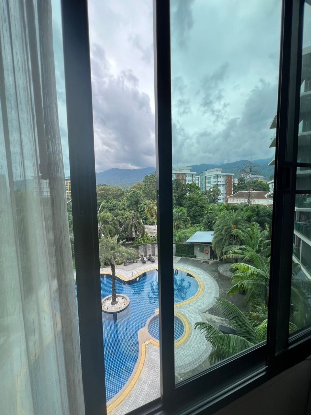 The Resort Condo 5.7 ล. 89 ตรม. วิวสระว่ายน้ำ วิวดอย ห้องขนาดใหญ่ The Resort Condo 5.7 ล. 89 ตรม. วิวสระว่ายน้ำ วิวดอย ห้องขนาดใหญ่