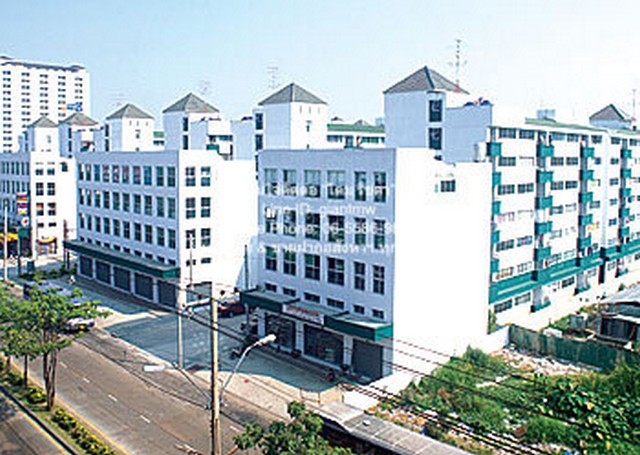 ¤͹ Թ  λŹ (Lumpini Center Happyland)
