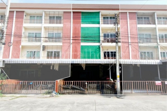 R1 ทาวน์โฮม เชิงพาณิชย์ 4 ชั้น 32 ตร.ว. หมู่บ้านฉัตรหลวง 9 R1 ทาวน์โฮม เชิงพาณิชย์ 4 ชั้น 32 ตร.ว. หมู่บ้านฉัตรหลวง 9