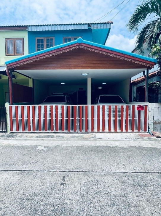 ขายด่วน บ้านแฝด หมู่บ้านสวนเทพประทาน ถนนเอราวัณ ซ.29 คลองสอง คลองหลวง ขายด่วน บ้านแฝด หมู่บ้านสวนเทพประทาน ถนนเอราวัณ ซ.29 คลองสอง คลองหลวง