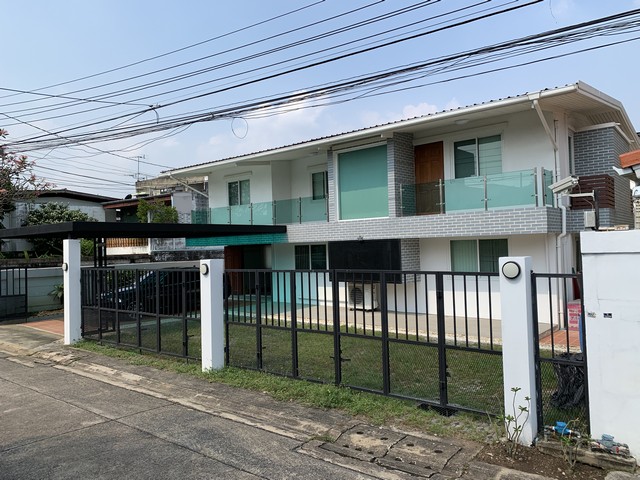 ให้เช่าบ้านเดี่ยว 2 ชั้น 80 ตรว. ซอยเสนานิคม1 ใจกลางเมืองลาดพร้าว ให้เช่าบ้านเดี่ยว 2 ชั้น 80 ตรว. ซอยเสนานิคม1 ใจกลางเมืองลาดพร้าว